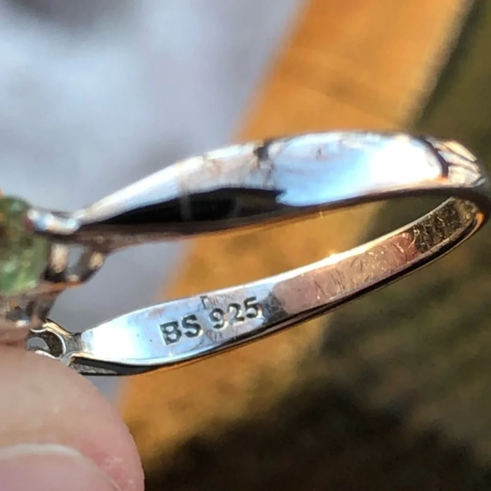 STERLING SILVER PERIDOT RING - Picture 12 of 12